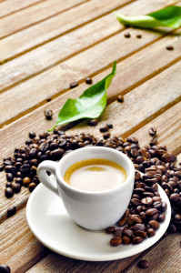 Espresso mit Bohnen
